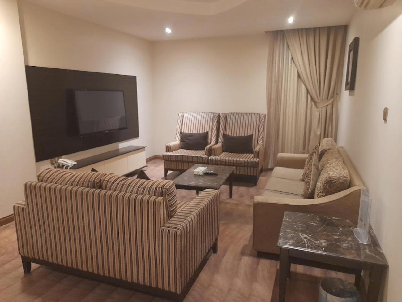 Aswar Hotel Suites Ель-Хубар Екстер'єр фото